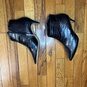 Aldo Elegant Black Crocodile-Embossed Ankle Boots